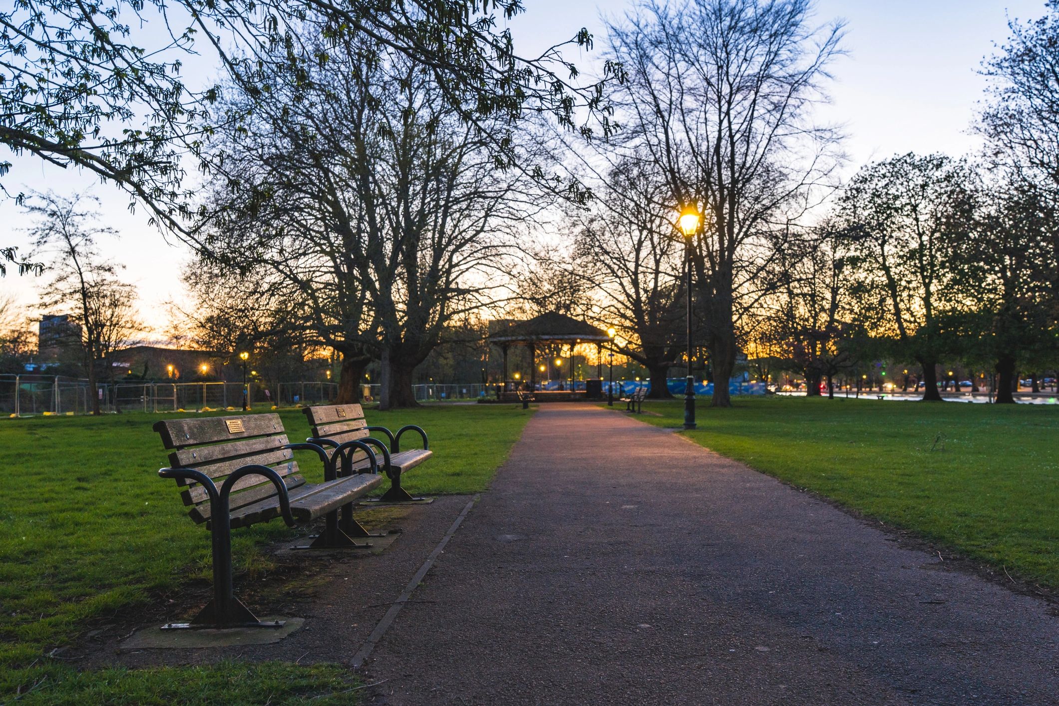 British park pathway for walking tour atmosphere